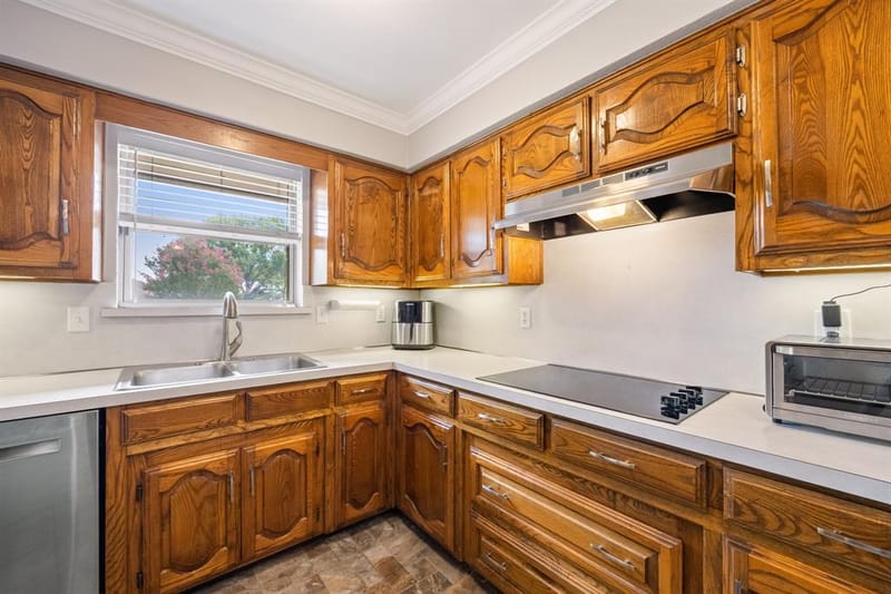 1931 Robin Meadow Drive, Carrollton TX 75007 - Photo 10