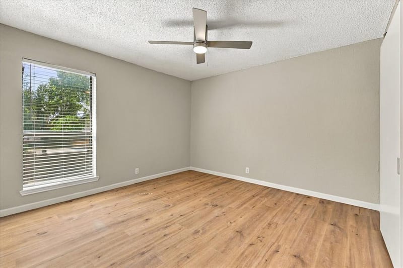 1901 Cloisters Drive # 920, Arlington TX 76011 - Photo 12