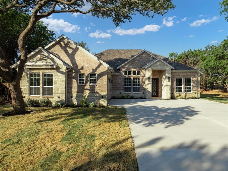 24006 Oak Shadow Drive, Whitney TX 76692 - Photo 2