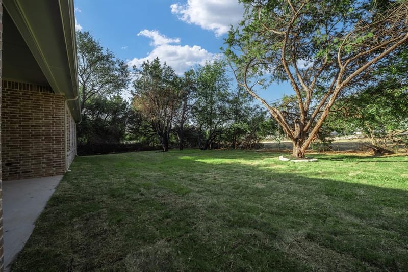 24006 Oak Shadow Drive, Whitney TX 76692 - Photo 9