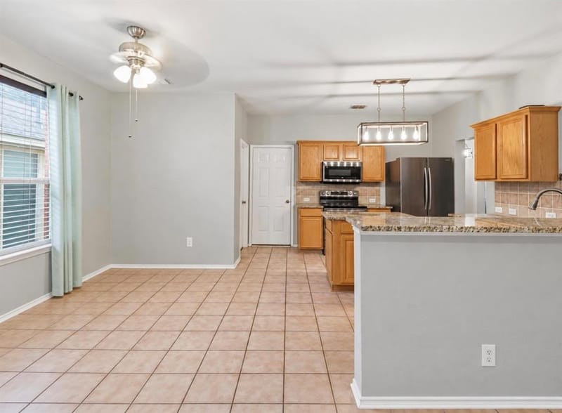 1048 Twin Brooks Drive, Grand Prairie TX 75052 - Photo 8