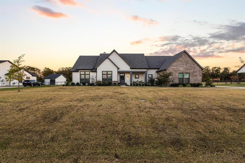 96 Stockton Drive, Van Alstyne TX 75495 - Photo 2