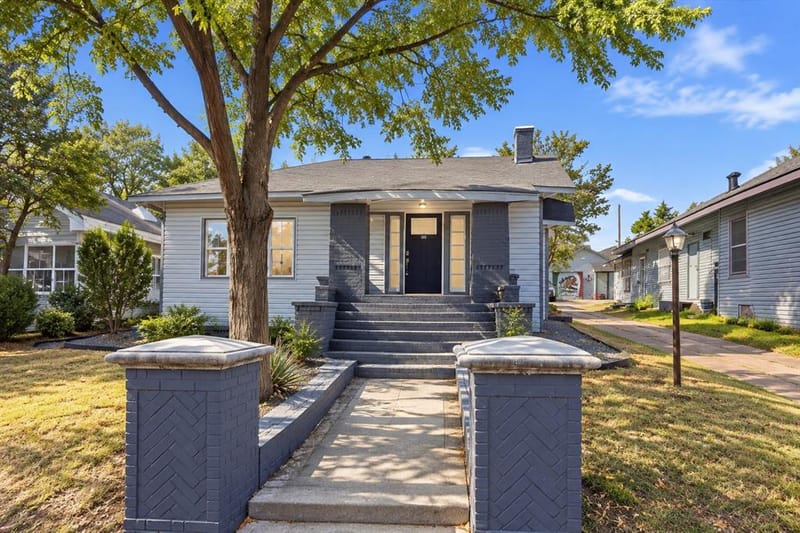 809 Cristler Avenue, Dallas TX 75223 - Photo 2