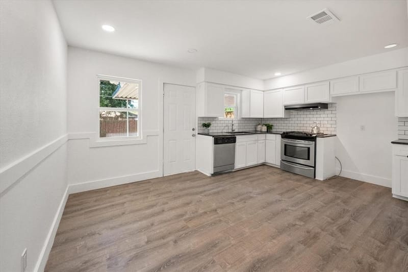2626 Alden Avenue, Dallas TX 75211 - Photo 9