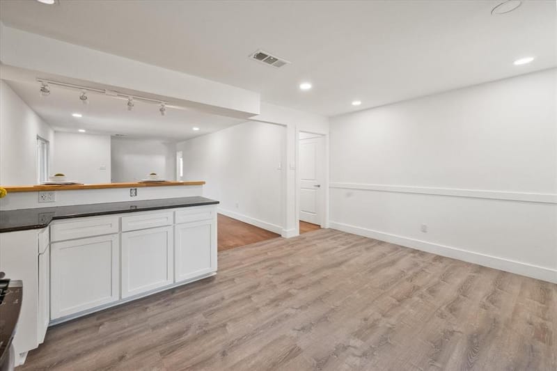 2626 Alden Avenue, Dallas TX 75211 - Photo 8
