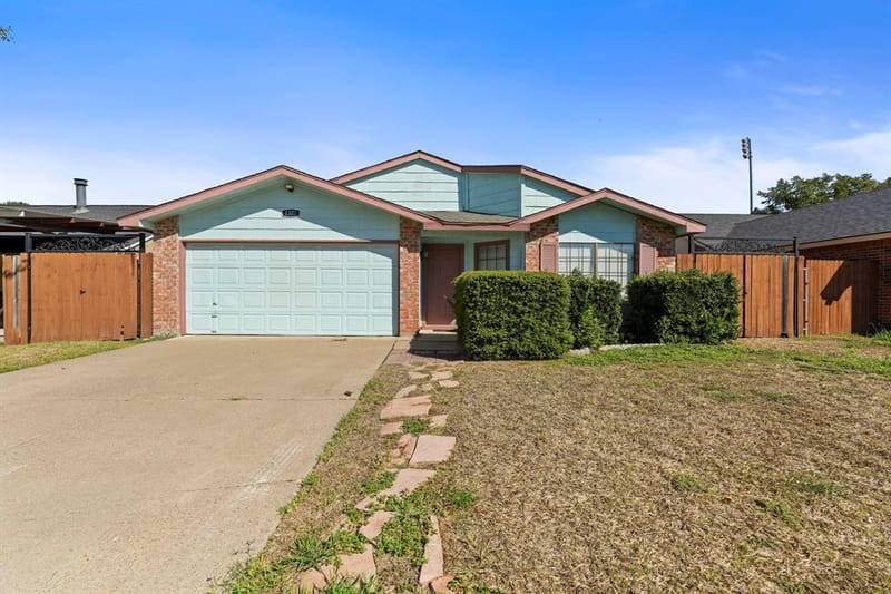 1322 Clark Trail, Grand Prairie TX 75052 - Photo 6