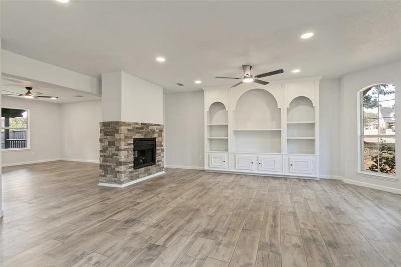 2107 Meadowview Drive, Corinth TX 76210 - Photo 3