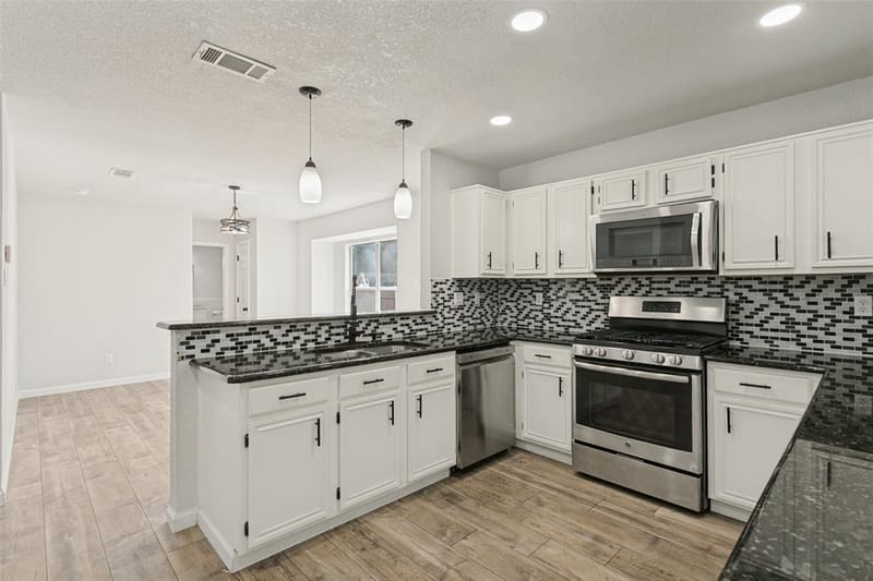 2107 Meadowview Drive, Corinth TX 76210 - Photo 9