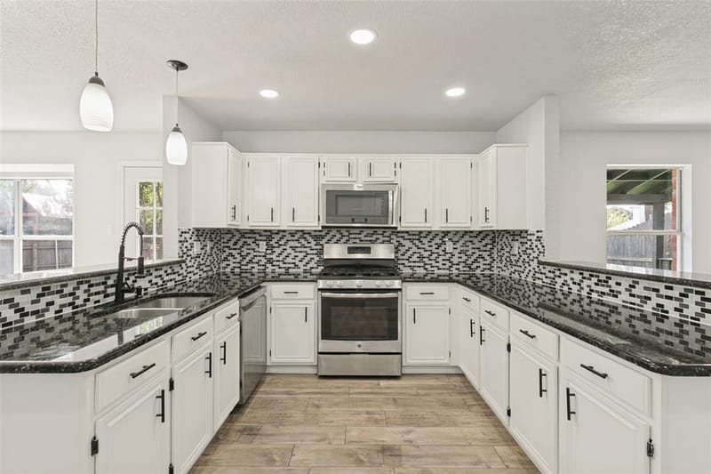 2107 Meadowview Drive, Corinth TX 76210 - Photo 10