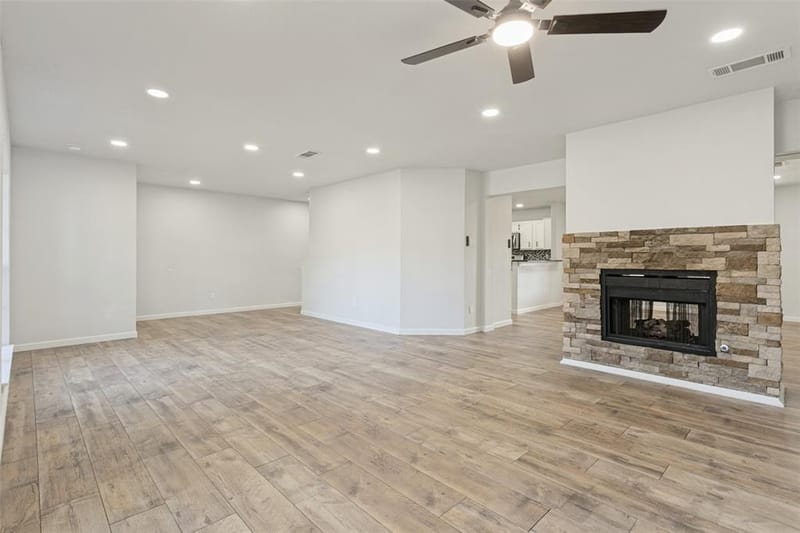 2107 Meadowview Drive, Corinth TX 76210 - Photo 4