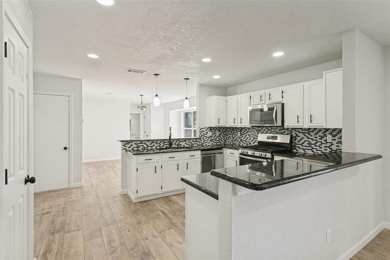 2107 Meadowview Drive, Corinth TX 76210 - Photo 8