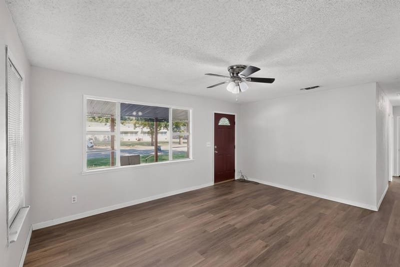 306 S Oak Lane, Tolar TX 76476 - Photo 8