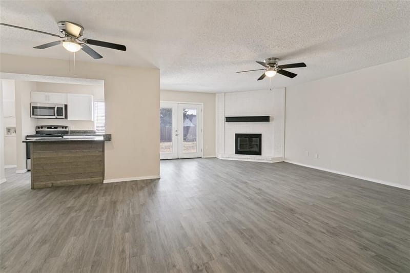 1210 Brook Hill Lane, Arlington TX 76014 - Photo 7