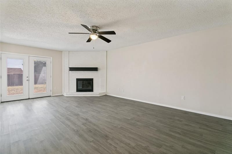 1210 Brook Hill Lane, Arlington TX 76014 - Photo 4