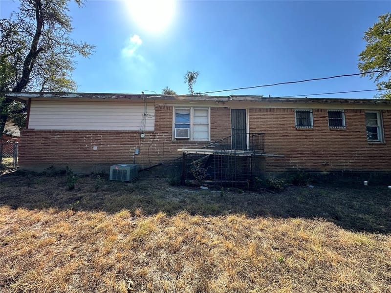 2121 Kingsdale Drive, Fort Worth TX 76119 - Photo 25