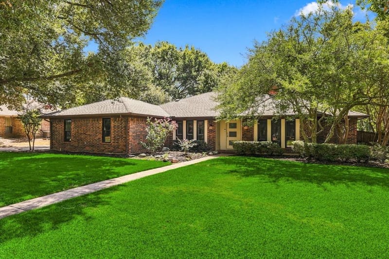 541 Briarglen Drive, Coppell TX 75019 - Photo 2