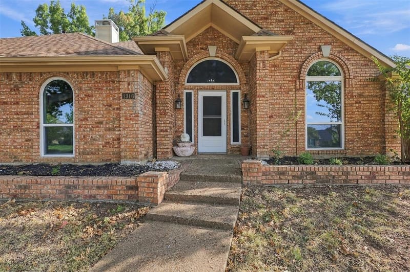 1316 Royal Palm Lane, Carrollton TX 75007 - Photo 3