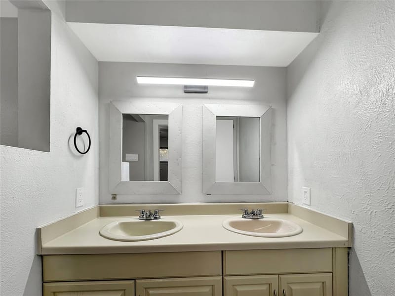 4331 Kolloch Drive, Dallas TX 75216 - Photo 7
