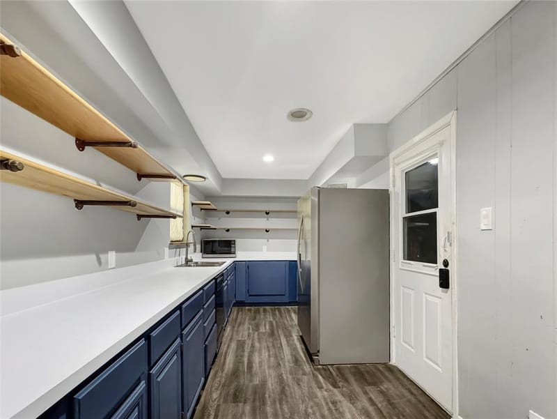 4331 Kolloch Drive, Dallas TX 75216 - Photo 10