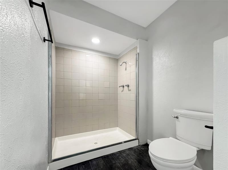 4331 Kolloch Drive, Dallas TX 75216 - Photo 8