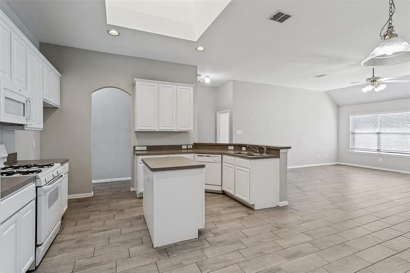 1610 Redwood Drive, Corinth TX 76210 - Photo 11