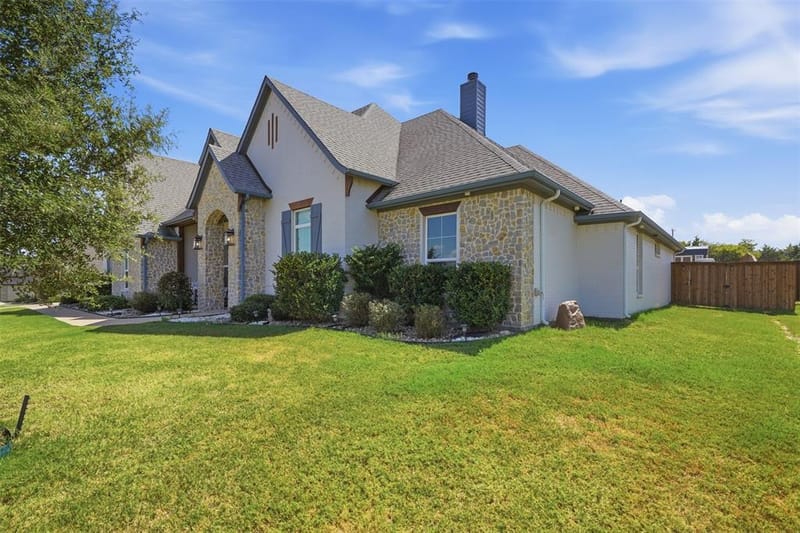 860 San Saba E, Midlothian TX 76065 - Photo 4