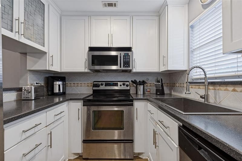 5827 Sandhurst Lane # C, Dallas TX 75206 - Photo 10