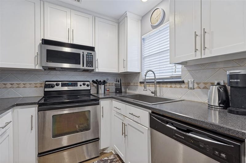 5827 Sandhurst Lane # C, Dallas TX 75206 - Photo 11