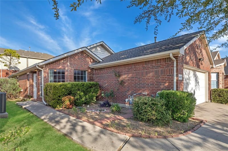 6037 Melanie Drive, Fort Worth TX 76131 - Photo 7