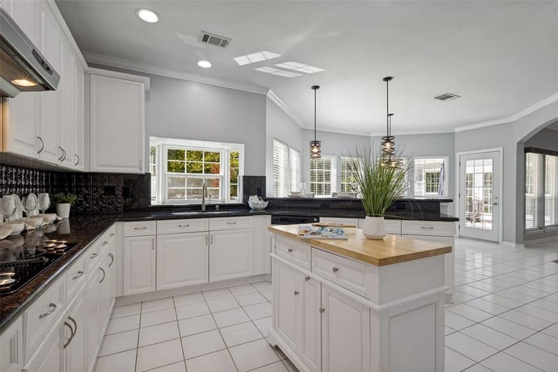 204 E Chapel Downs Drive, Southlake TX 76092 - Photo 11