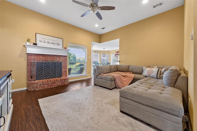 304 Daisy Road, Midlothian TX 76065 - Photo 6