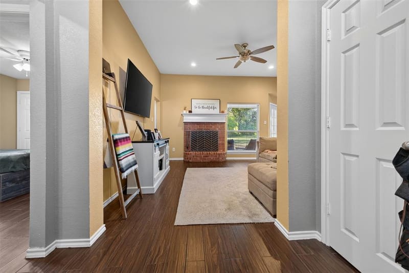 304 Daisy Road, Midlothian TX 76065 - Photo 5