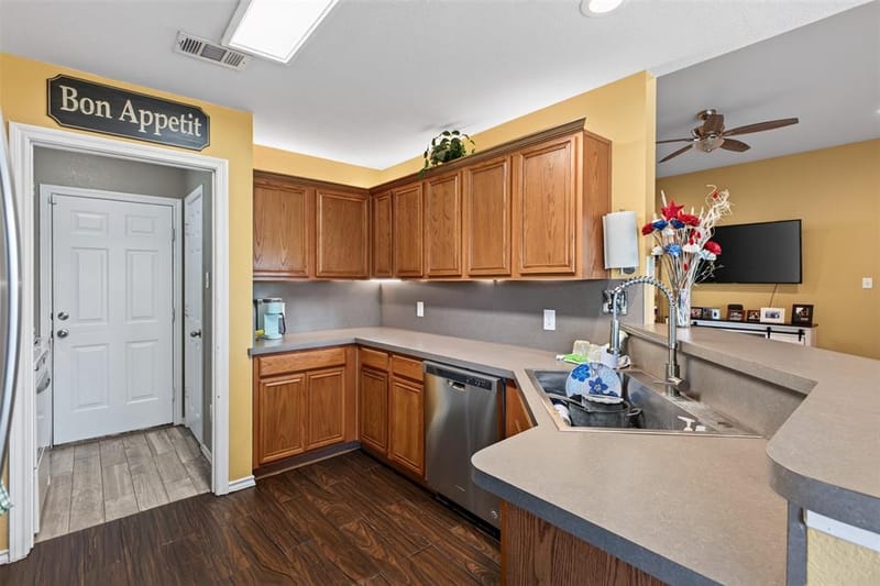 304 Daisy Road, Midlothian TX 76065 - Photo 8