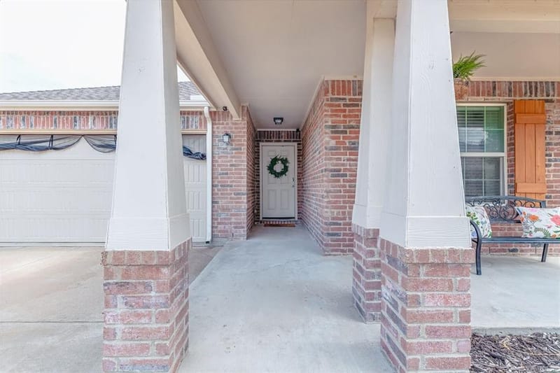 5913 Mountain Bluff Drive, Fort Worth TX 76179 - Photo 2