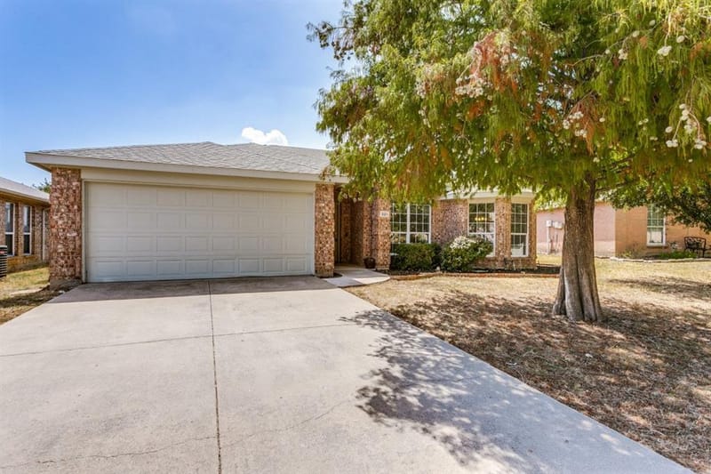 321 Tripp Trail, Denton TX 76207 - Photo 2