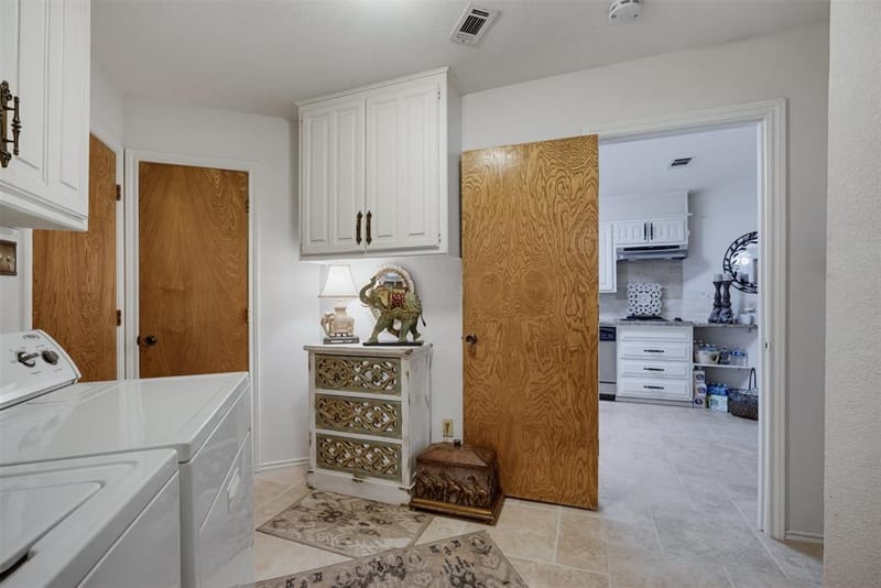 1903 Moody Court, Arlington TX 76012 - Photo 31