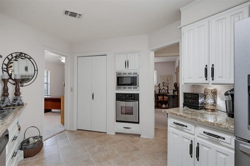 1903 Moody Court, Arlington TX 76012 - Photo 21