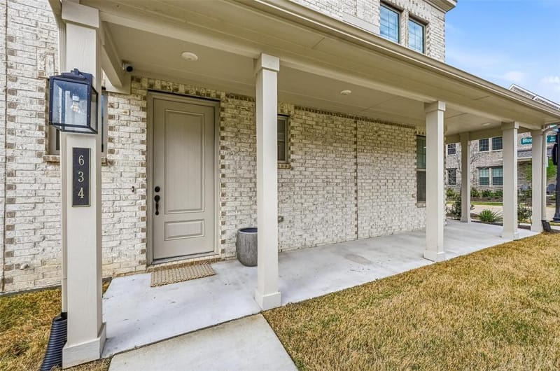 634 Blue Ridge Drive, Mansfield TX 76063 - Photo 2