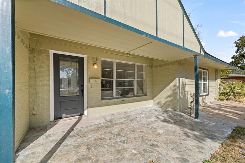 909 15th Street, Grand Prairie TX 75050 - Photo 3