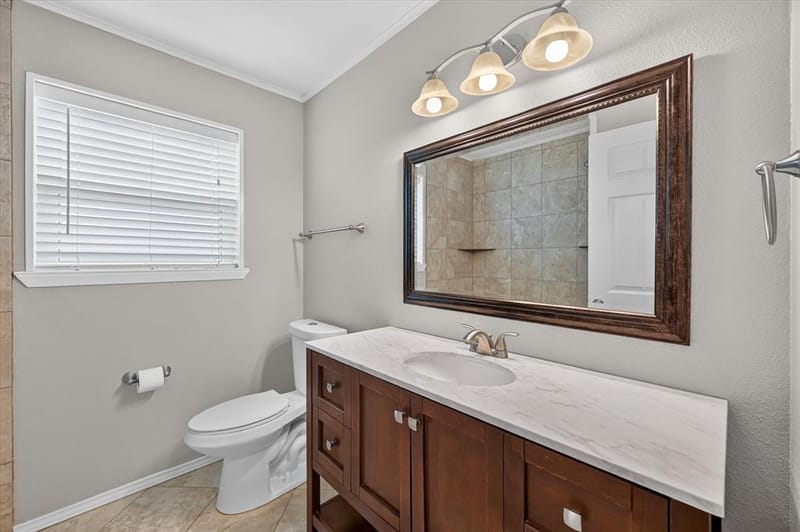 1121 Greendale Drive, Bedford TX 76022 - Photo 21