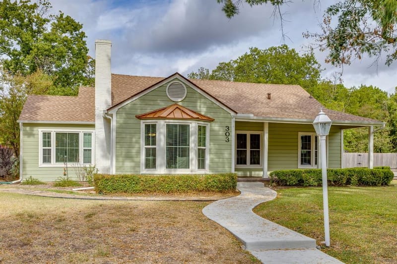 303 Harbin Avenue, Waxahachie TX 75165 - Photo 3