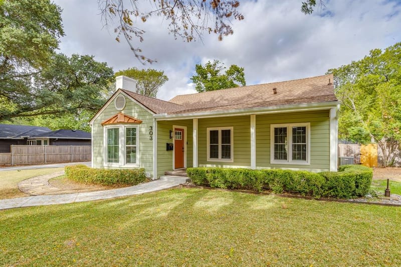 303 Harbin Avenue, Waxahachie TX 75165