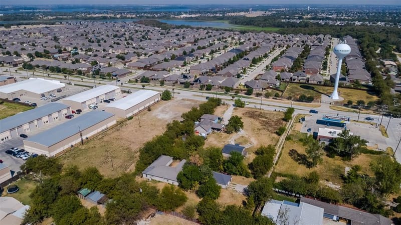 203D Kings Road, Hackberry TX 75036 - Photo 10