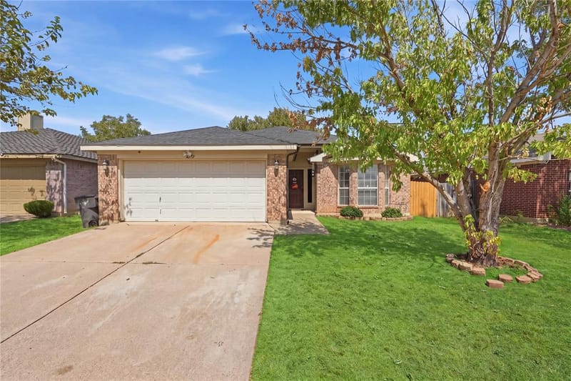 2332 Corral Drive, Fort Worth TX 76133