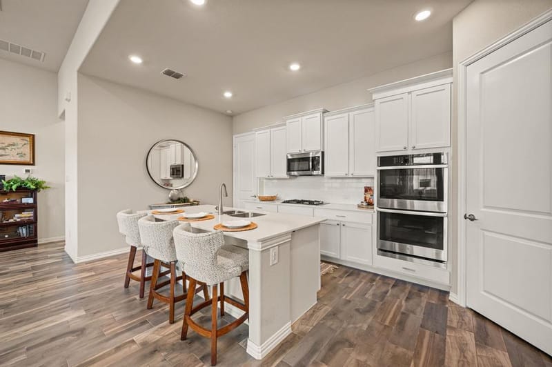 1833 Spotted Fawn Drive, Arlington TX 76005 - Photo 4