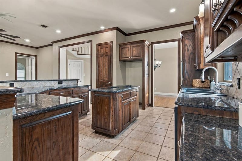 7921 Shady Oaks Drive, North Richland Hills TX 76182 - Photo 12