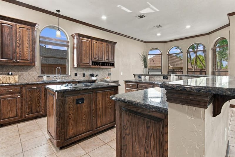 7921 Shady Oaks Drive, North Richland Hills TX 76182 - Photo 9