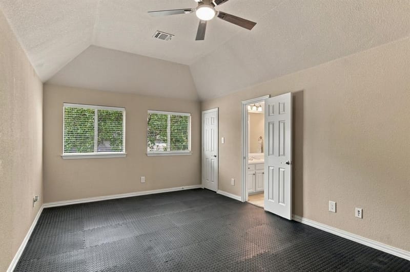 7921 Shady Oaks Drive, North Richland Hills TX 76182 - Photo 25