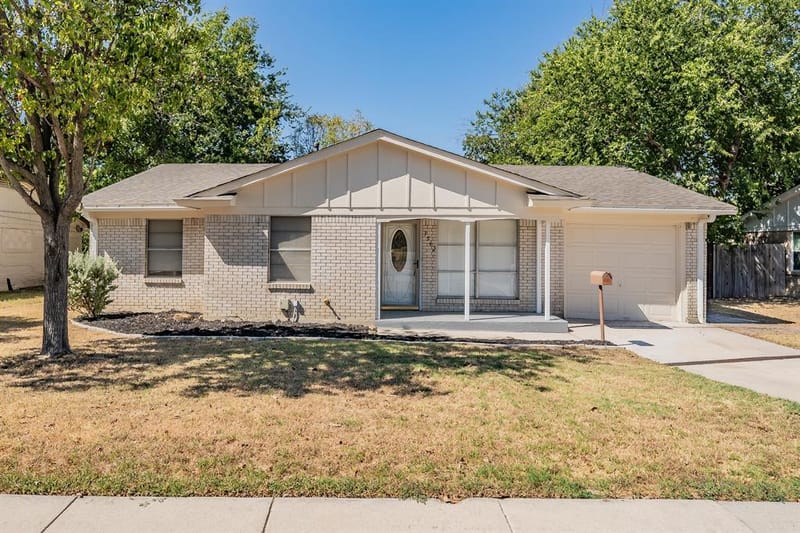 3562 Paint Trail, Fort Worth TX 76116 - Photo 2