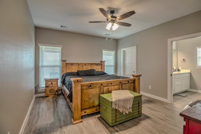 512 Austin Street, Callisburg TX 76240 - Photo 12